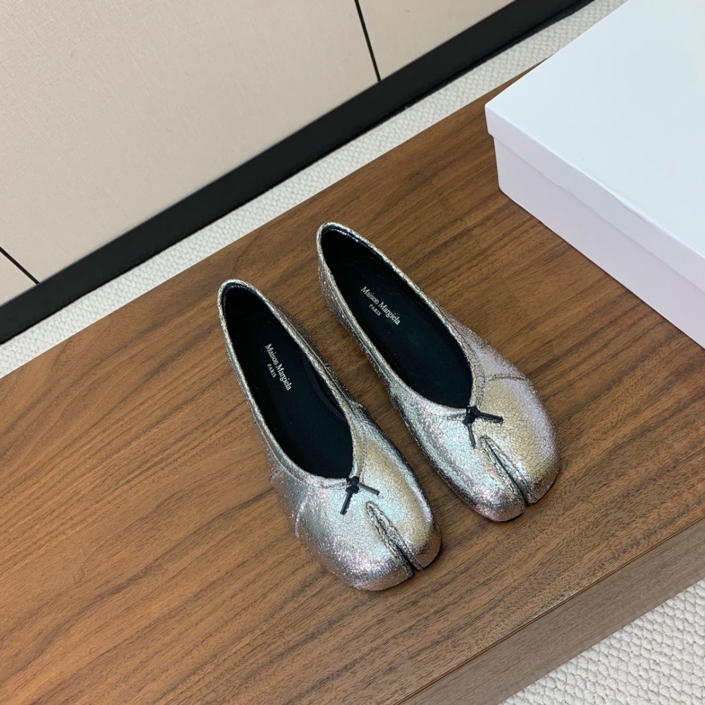 Балетки Tabi с раздвоенным носком фото 2