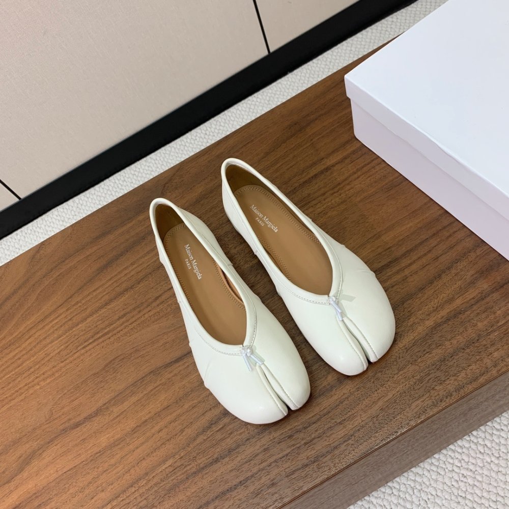 Балетки Tabi с раздвоенным носком фото 2