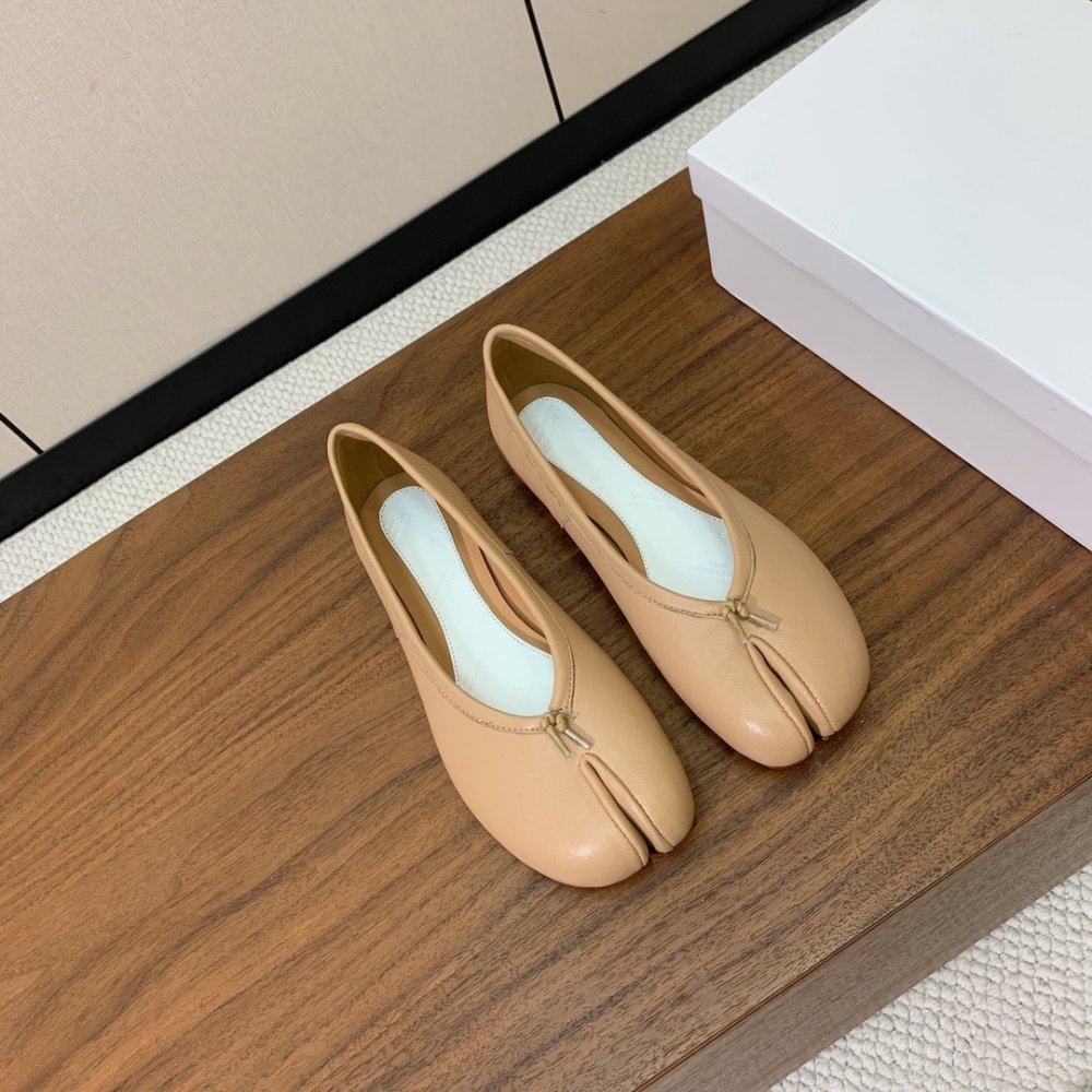 Балетки Tabi с раздвоенным носком фото 2