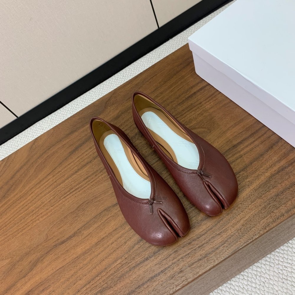 Балетки Tabi с раздвоенным носком фото 2