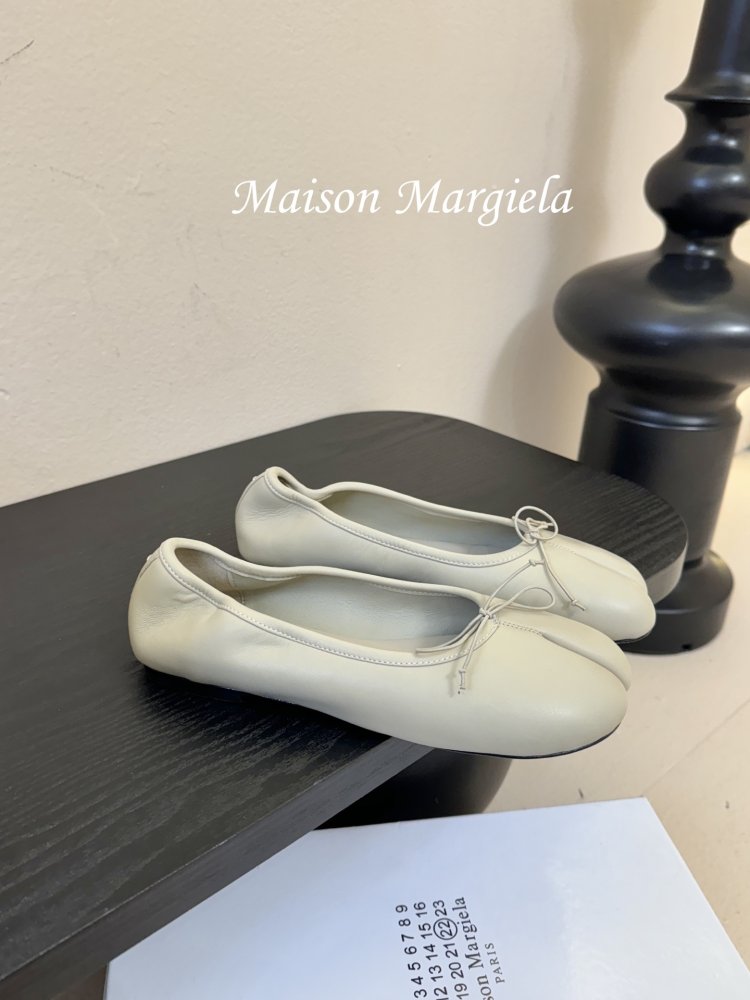 Балетки tabi с раздвоенным носком фото 2