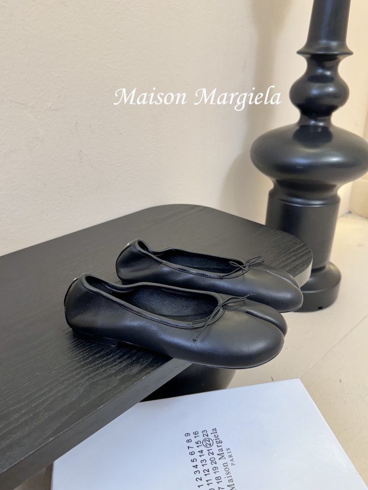 Балетки tabi с раздвоенным носком фото 2