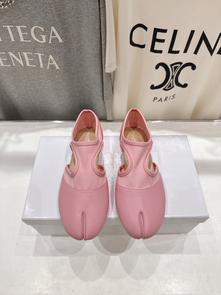 Балетки tabi с раздвоенным носком фото 2