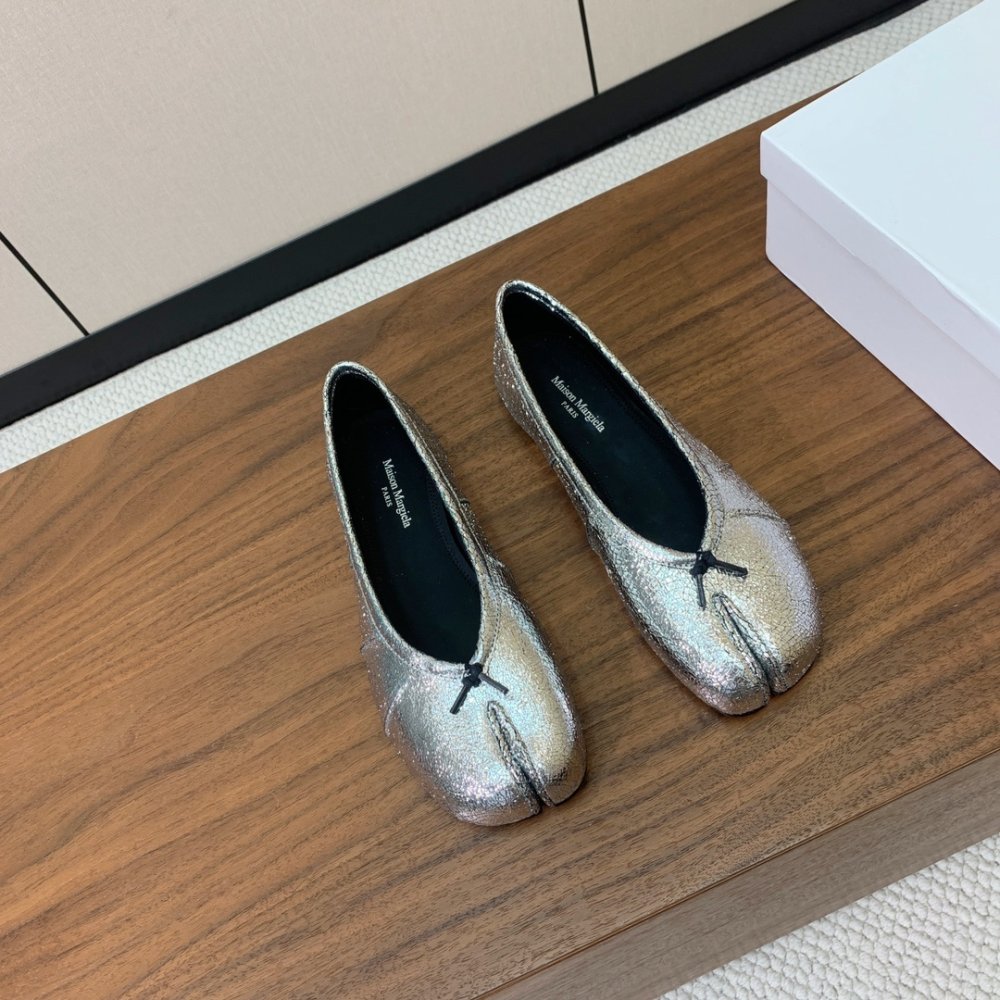 Балетки Tabi с раздвоенным носком фото 3