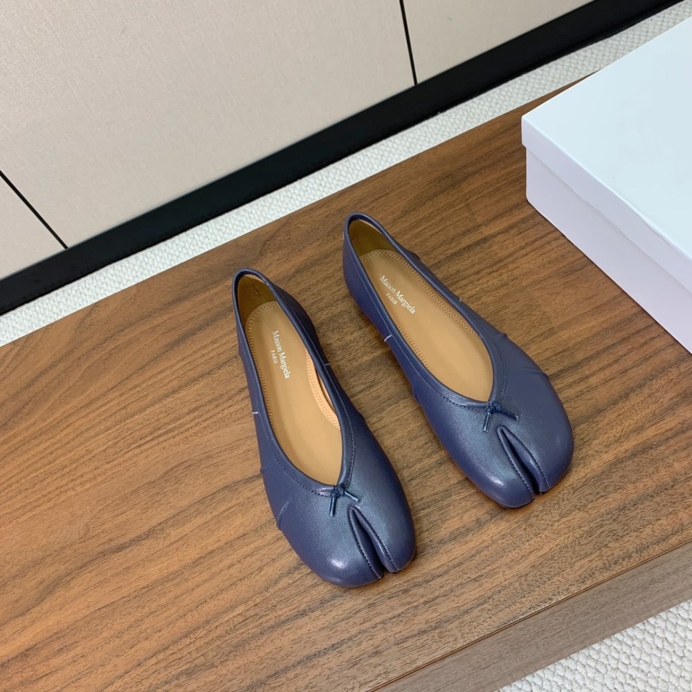 Балетки Tabi с раздвоенным носком фото 3