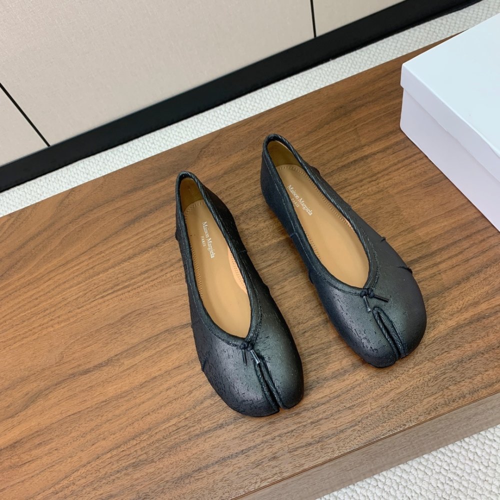 Балетки Tabi с раздвоенным носком фото 3