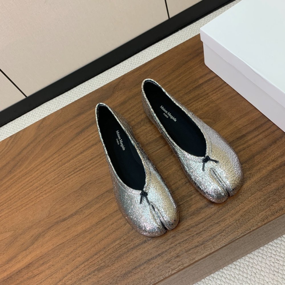 Балетки Tabi с раздвоенным носком фото 3