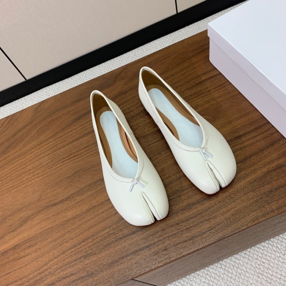 Балетки Tabi с раздвоенным носком фото 3