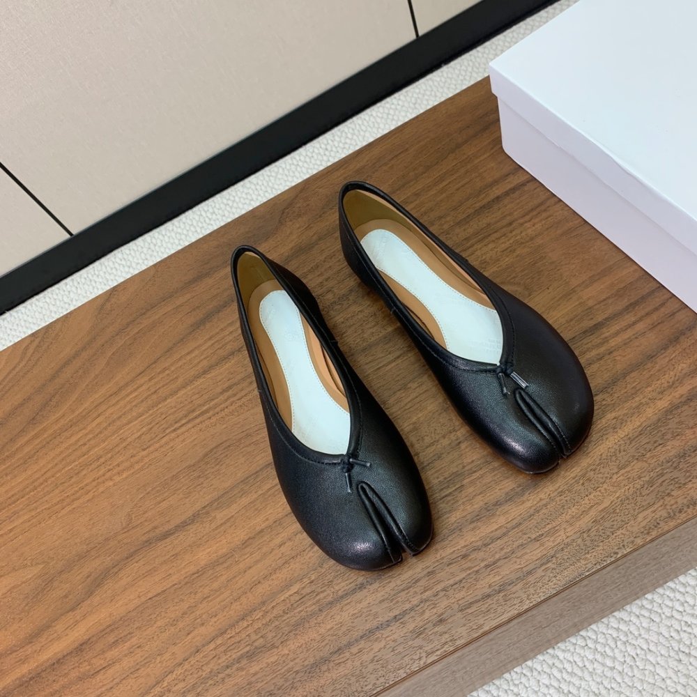 Балетки Tabi с раздвоенным носком фото 3