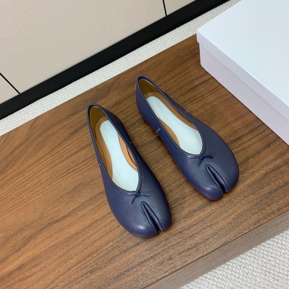 Балетки Tabi с раздвоенным носком фото 3