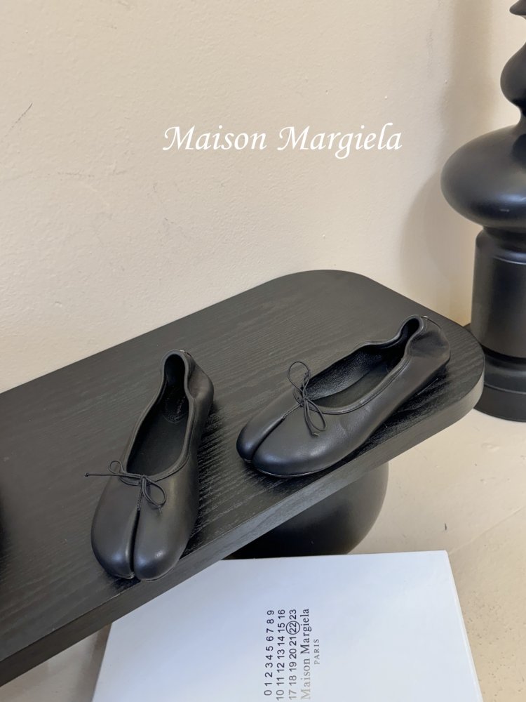 Балетки tabi с раздвоенным носком фото 3