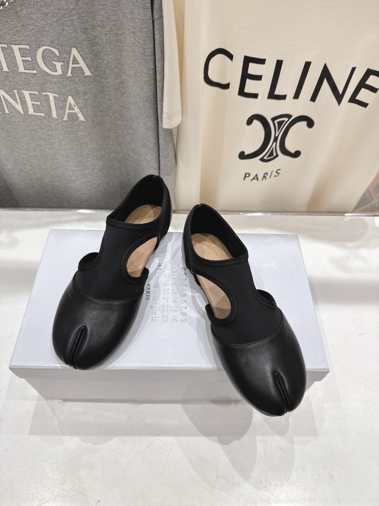 Балетки tabi с раздвоенным носком фото 3