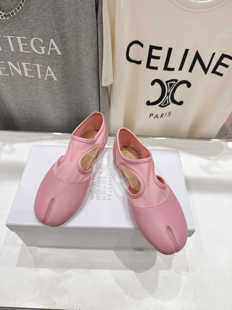 Балетки tabi с раздвоенным носком фото 3