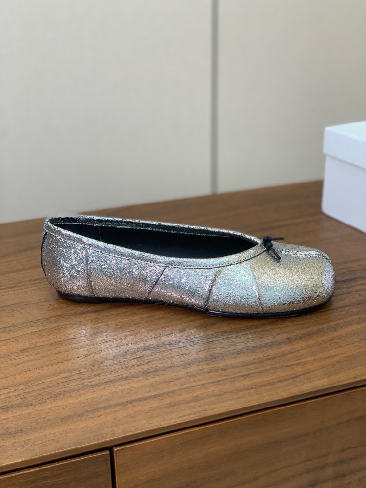 Балетки Tabi с раздвоенным носком фото 4