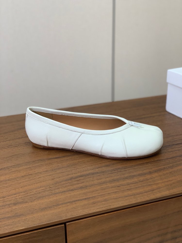 Балетки Tabi с раздвоенным носком фото 4