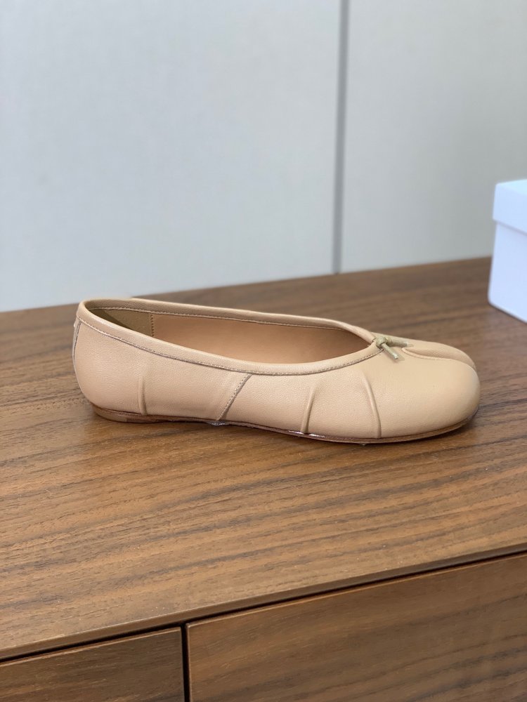 Балетки Tabi с раздвоенным носком фото 4