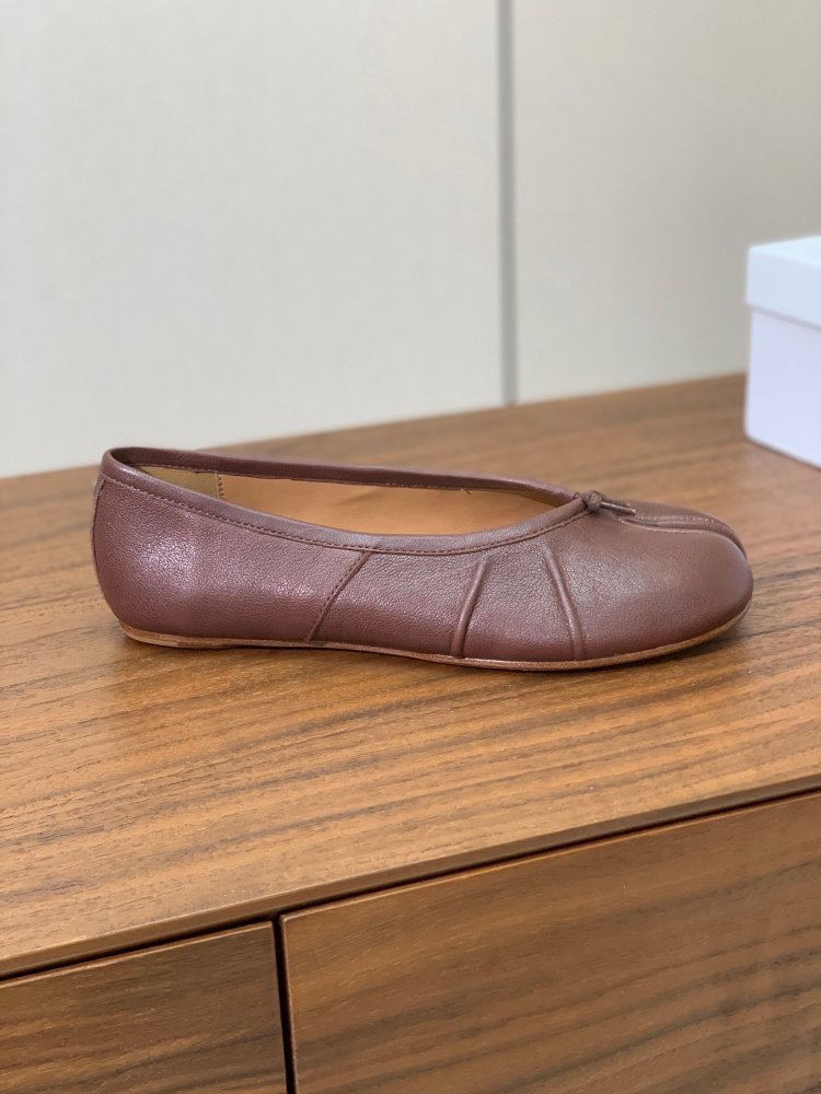 Балетки Tabi с раздвоенным носком фото 4