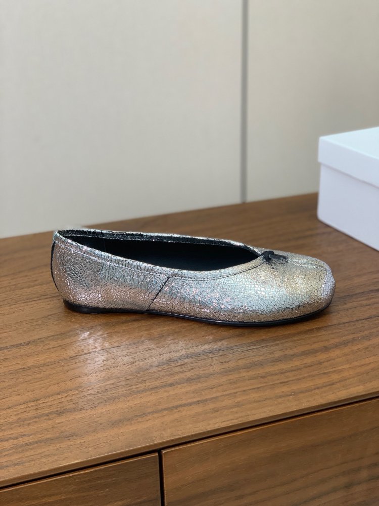 Балетки Tabi с раздвоенным носком фото 4