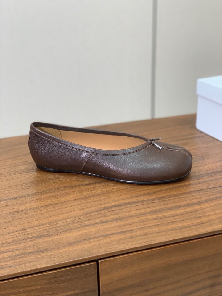 Балетки Tabi с раздвоенным носком фото 4