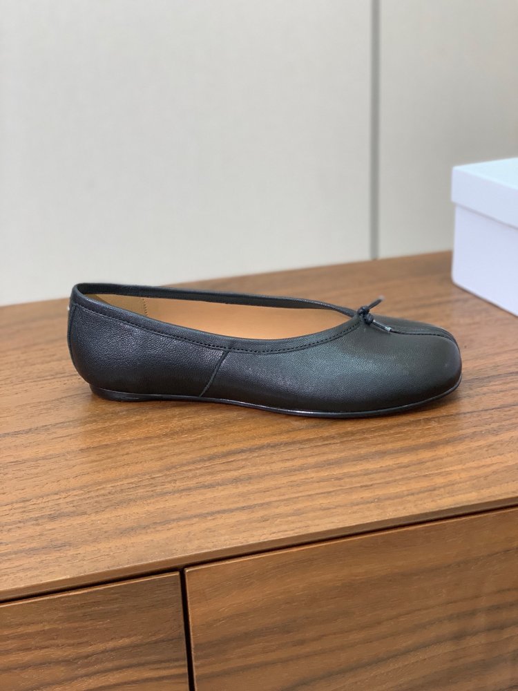 Балетки Tabi с раздвоенным носком фото 4