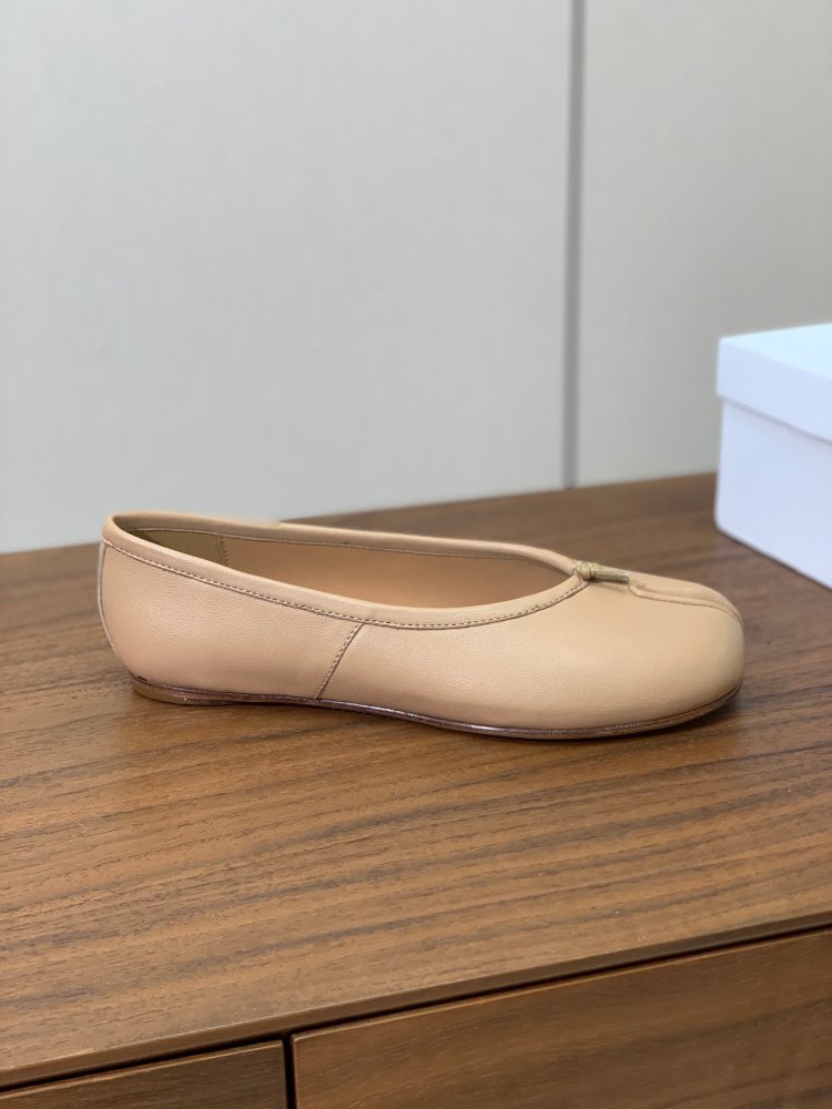 Балетки Tabi с раздвоенным носком фото 4