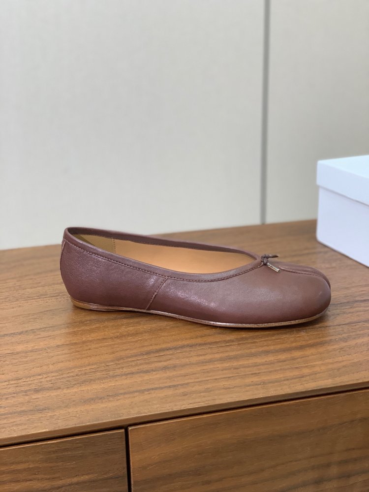 Балетки Tabi с раздвоенным носком фото 4