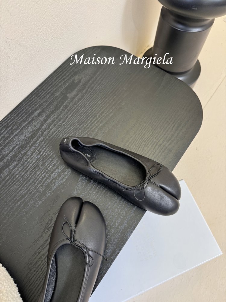 Балетки tabi с раздвоенным носком фото 4