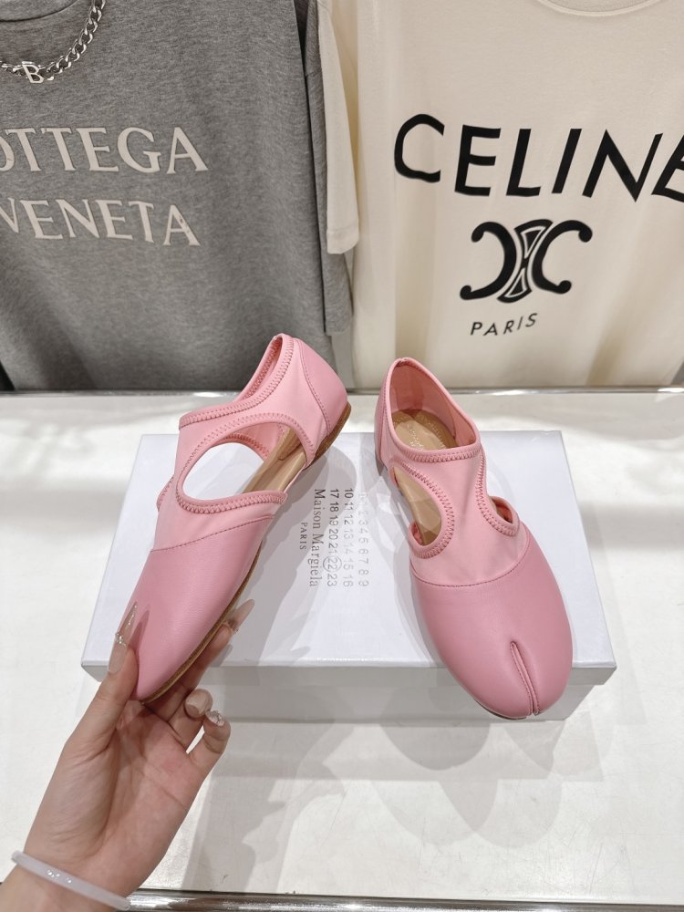 Балетки tabi с раздвоенным носком фото 4