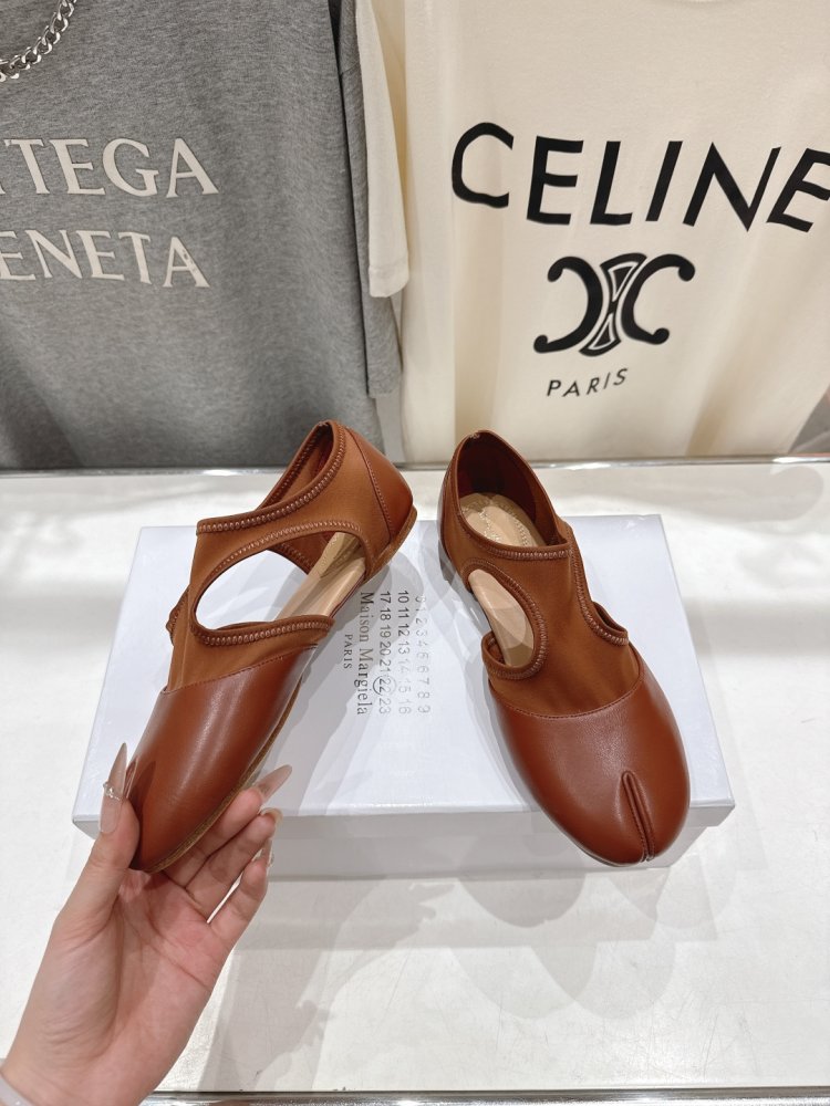 Балетки tabi с раздвоенным носком фото 4