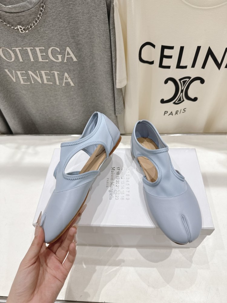 Балетки tabi с раздвоенным носком фото 4