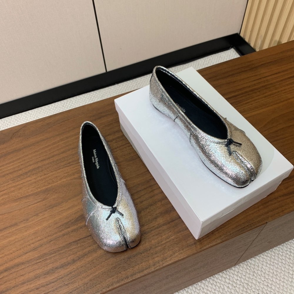 Балетки Tabi с раздвоенным носком фото 5