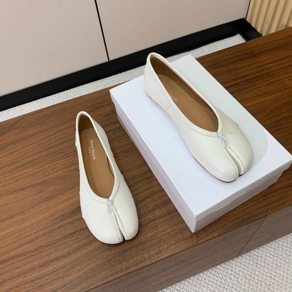 Балетки Tabi с раздвоенным носком фото 5