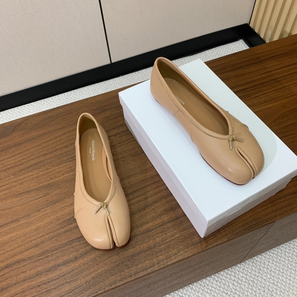 Балетки Tabi с раздвоенным носком фото 5