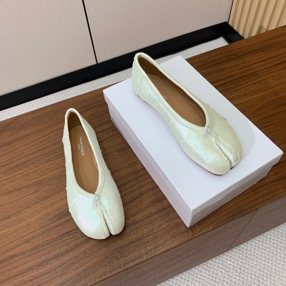 Балетки Tabi с раздвоенным носком фото 5