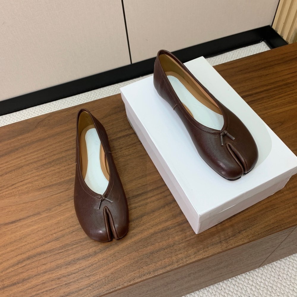 Балетки Tabi с раздвоенным носком фото 5