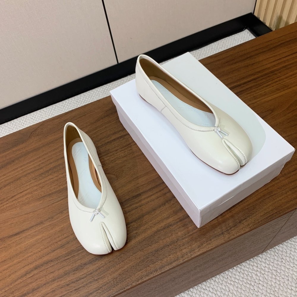 Балетки Tabi с раздвоенным носком фото 5