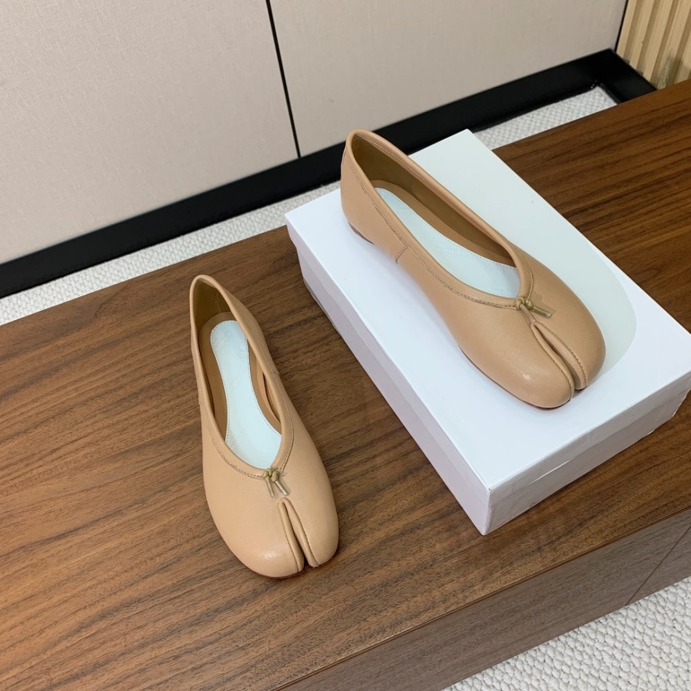 Балетки Tabi с раздвоенным носком фото 5