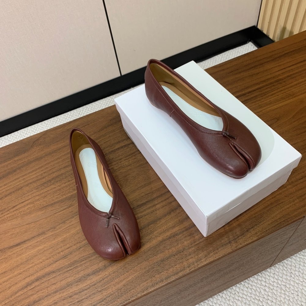 Балетки Tabi с раздвоенным носком фото 5