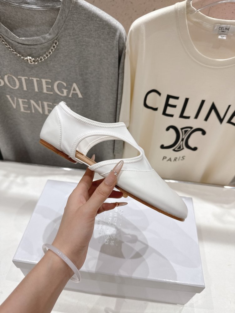 Балетки tabi с раздвоенным носком фото 5