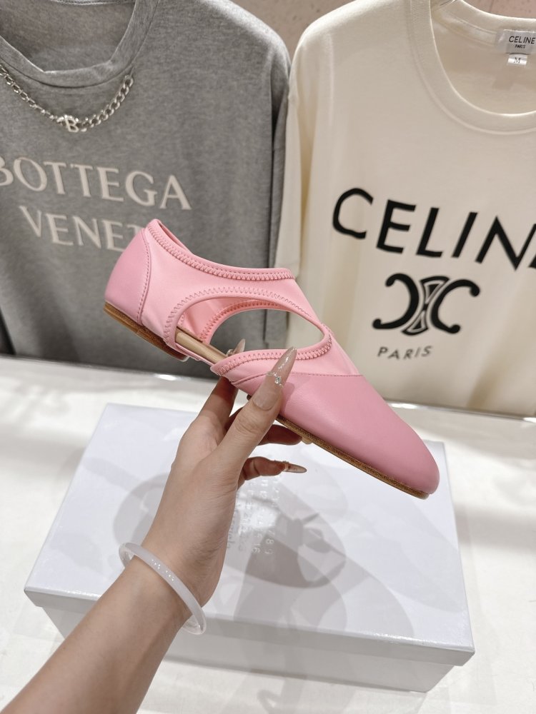 Балетки tabi с раздвоенным носком фото 5