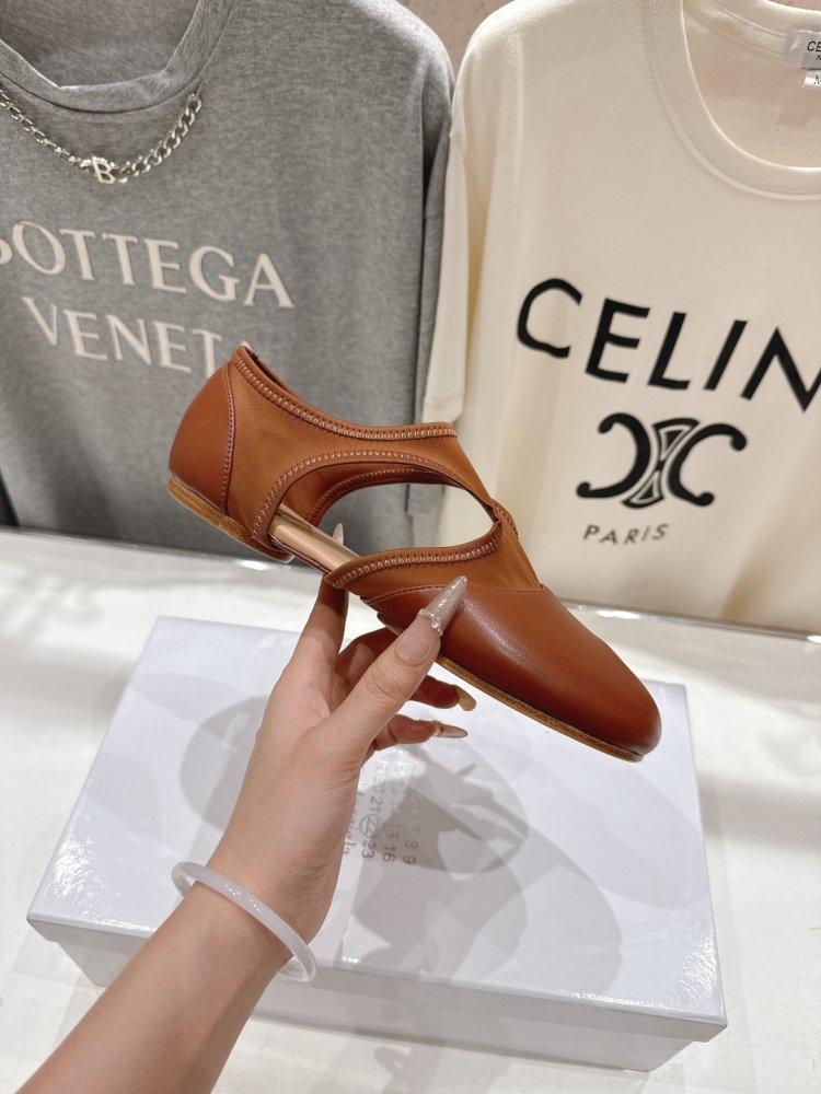 Балетки tabi с раздвоенным носком фото 5