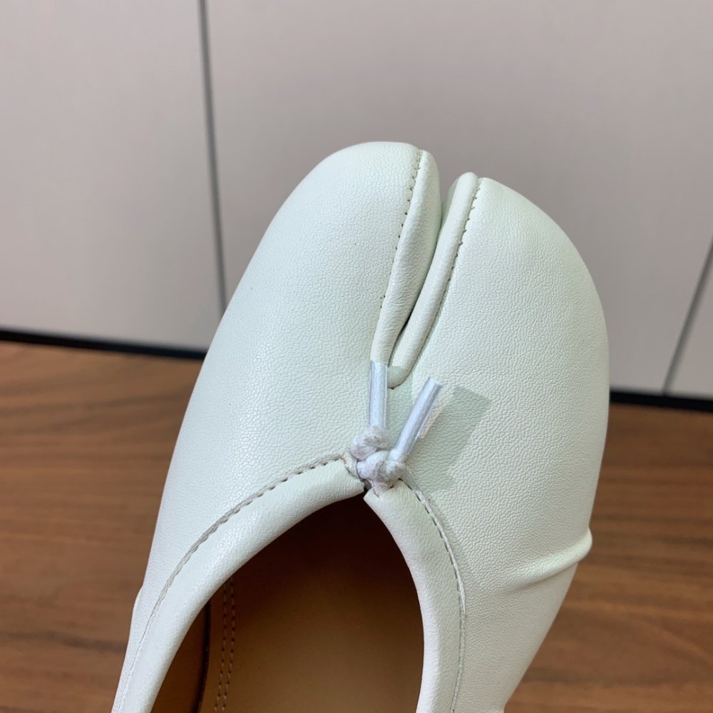 Балетки Tabi с раздвоенным носком фото 6