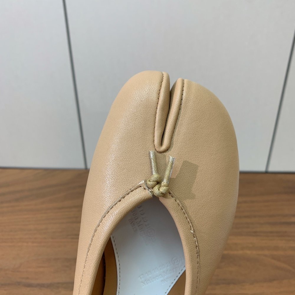 Балетки Tabi с раздвоенным носком фото 6