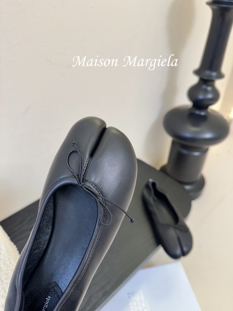 Балетки tabi с раздвоенным носком фото 6