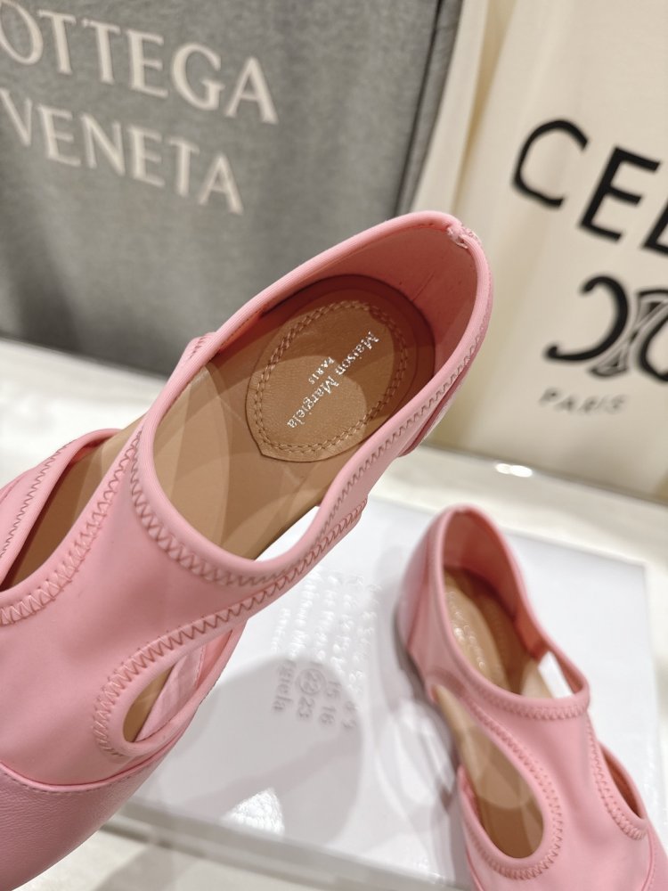 Балетки tabi с раздвоенным носком фото 6