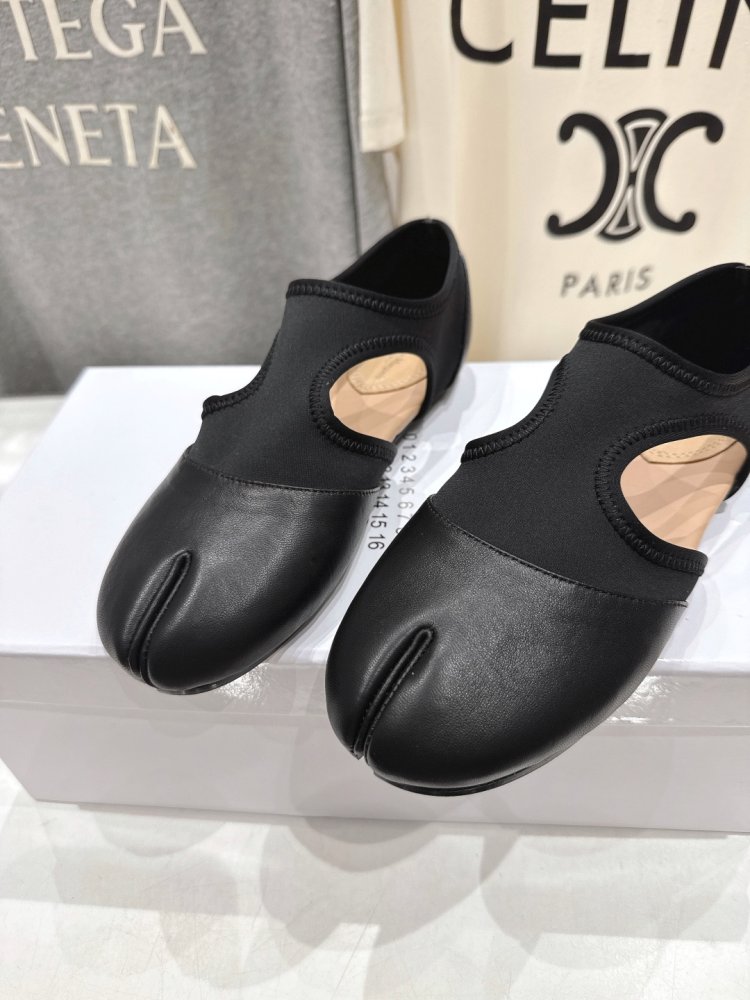 Балетки tabi с раздвоенным носком фото 7