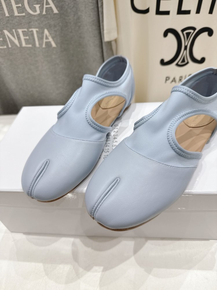 Балетки tabi с раздвоенным носком фото 7