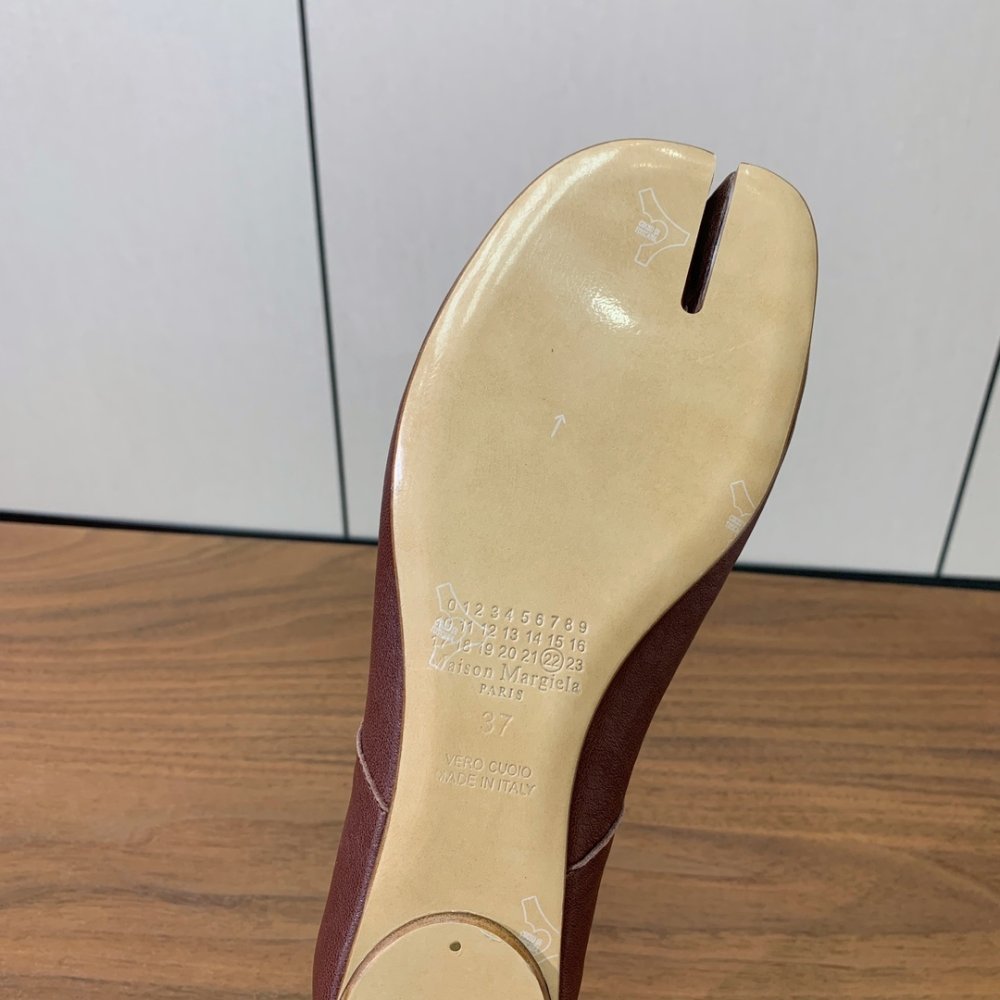 Балетки Tabi с раздвоенным носком фото 8