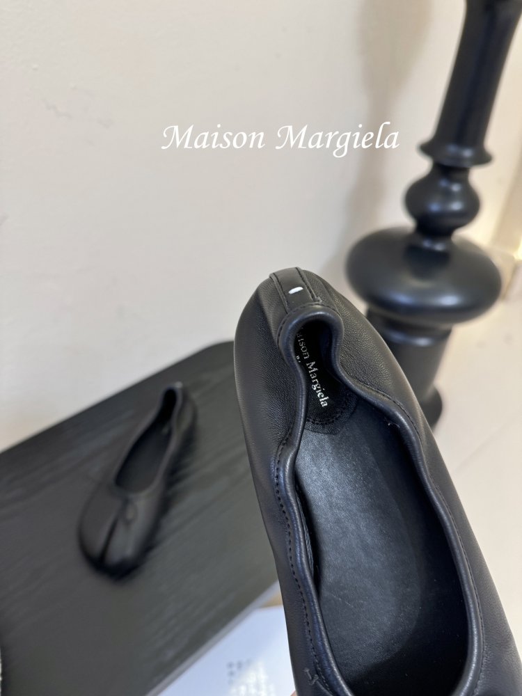 Балетки tabi с раздвоенным носком фото 8