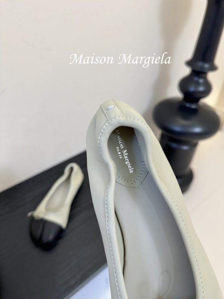 Балетки tabi с раздвоенным носком фото 8